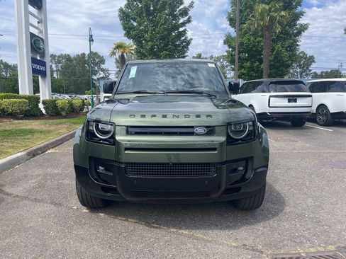 New 2026 Land Rover Defender 110 X-Dynamic SE AWD/4WD image 9