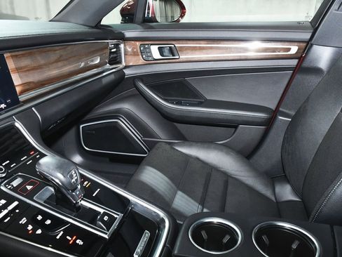 Used 2023 Porsche Panamera Platinum Edition image 43