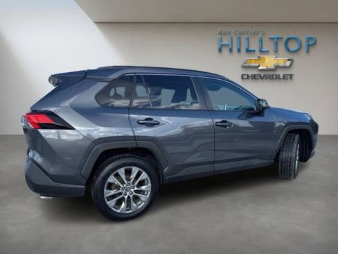 Used 2020 Toyota RAV4 XLE Premium image 5