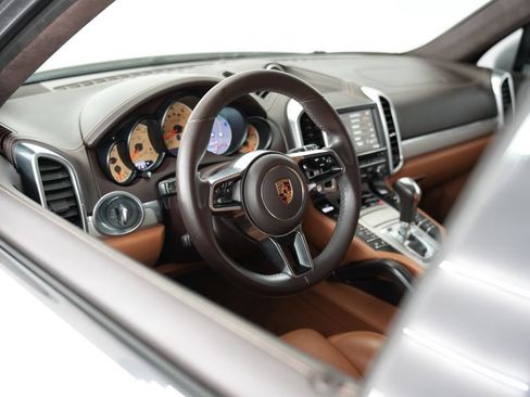 Used 2016 Porsche Cayenne GTS AWD/4WD image 6