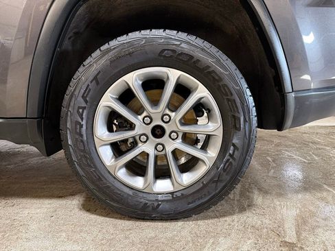 Used 2015 Jeep Grand Cherokee Limited image 35