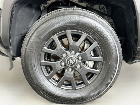 Used 2026 Toyota 4Runner SR5 AWD/4WD image 11