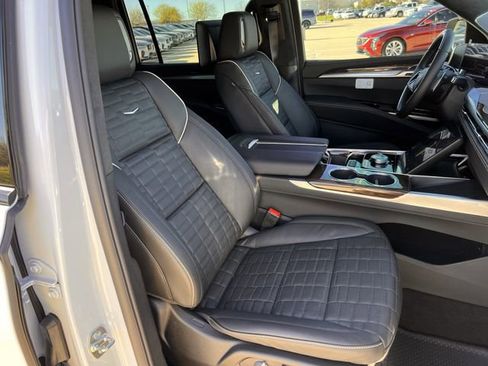 New 2026 Cadillac Escalade ESV Platinum Sport w/ LPO, ONYX Package AWD/4WD image 23