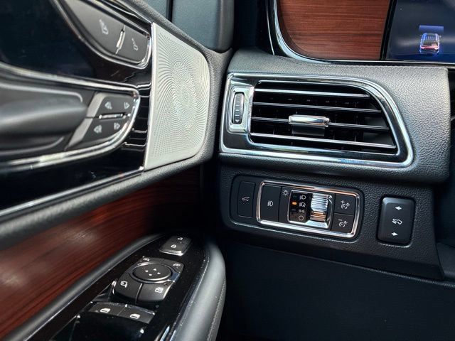 Certified 2023 Lincoln Navigator Reserve AWD/4WD image 27