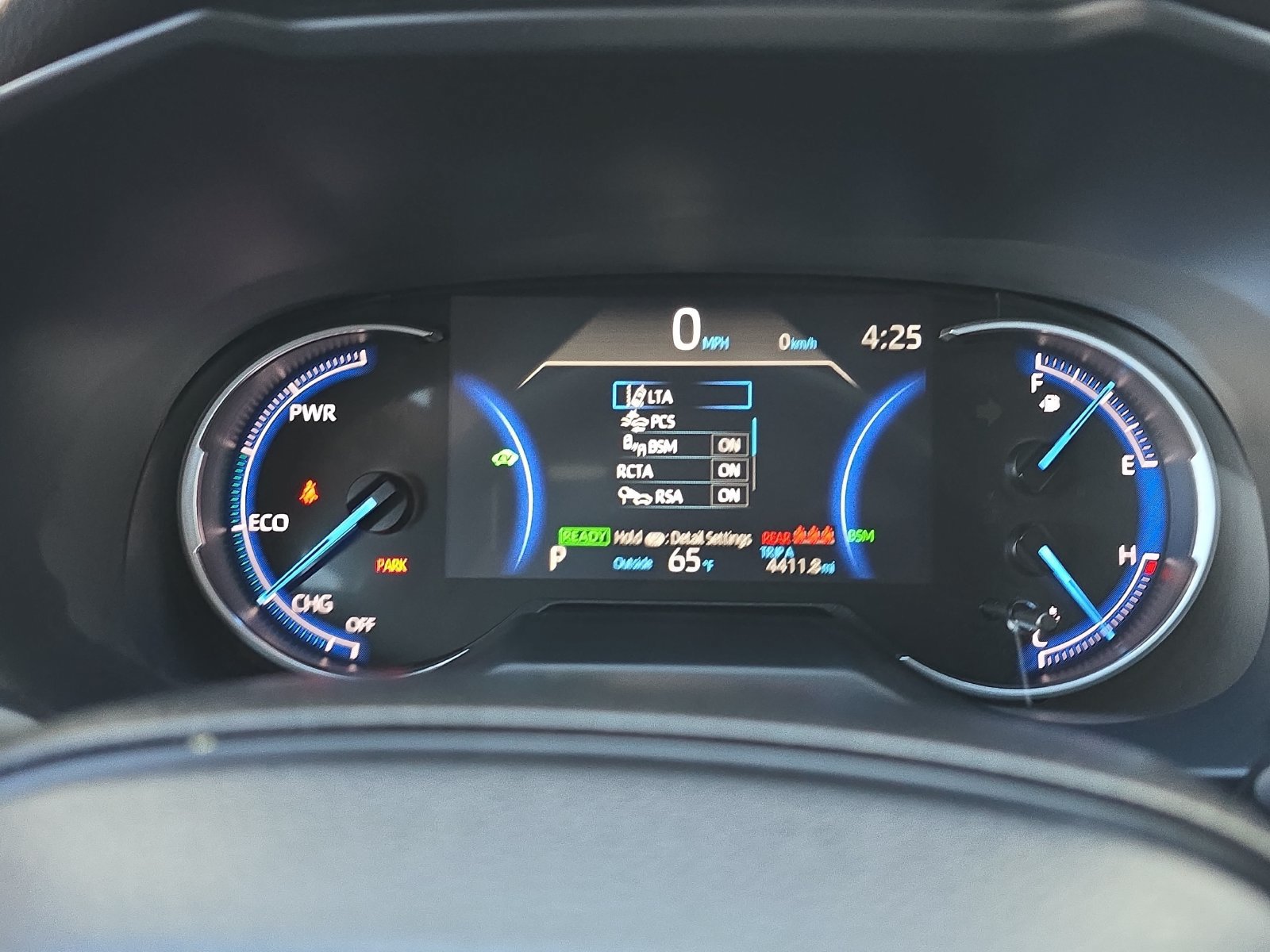 Used 2025 Toyota RAV4 XLE AWD/4WD image 21