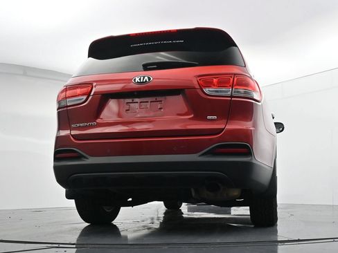 Used 2017 Kia Sorento AWD w/ LX Convenience Package image 21