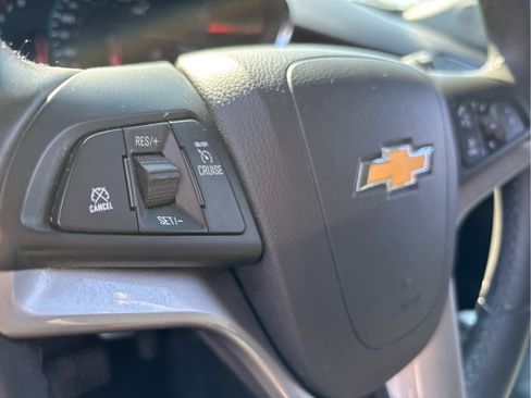 Used 2018 Chevrolet Trax LT w/ LT Convenience Package image 10