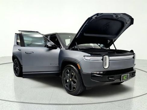 Used 2026 Rivian R1S Adventure AWD/4WD image 11