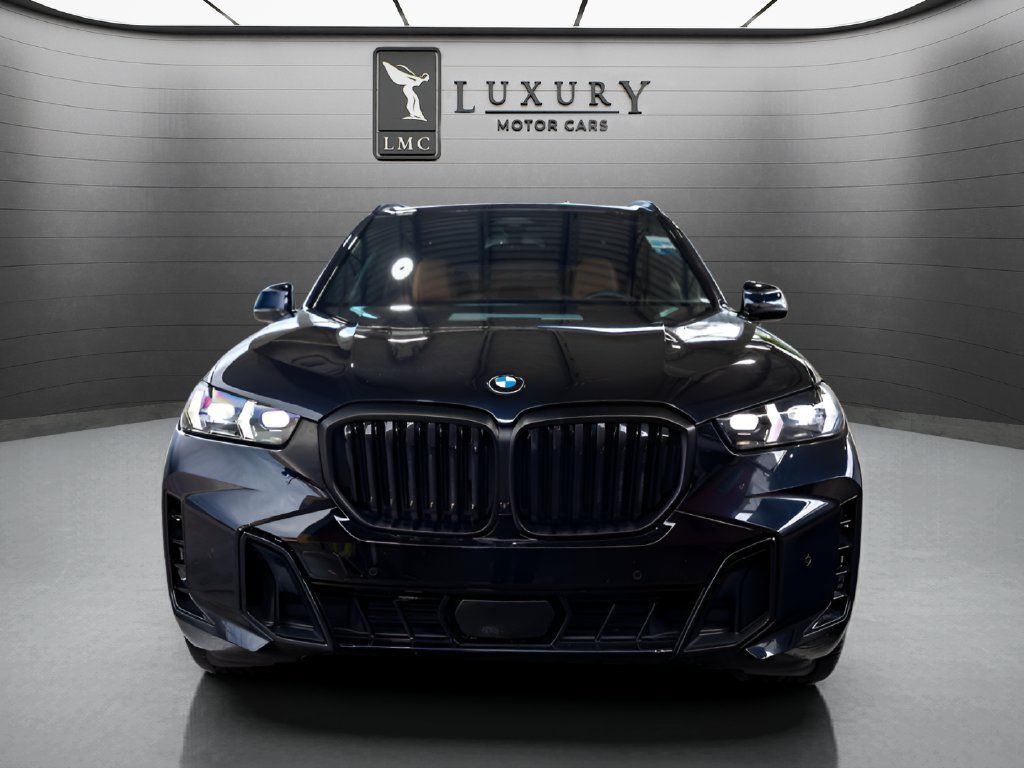 Used 2024 BMW X5 xDrive40i w/ M Sport Package AWD/4WD image 3