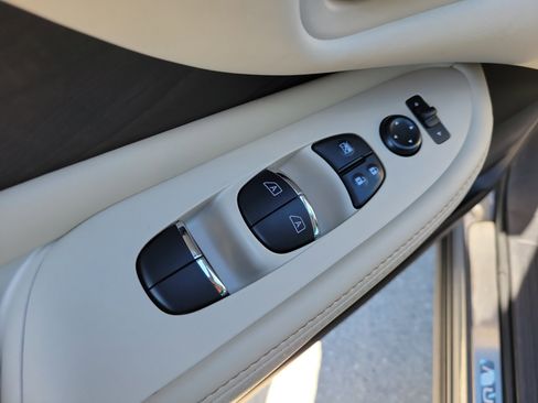 Used 2021 Nissan Murano Platinum w/ Cargo Package image 17