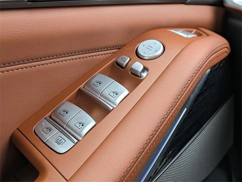 Used 2025 BMW X7 M60i image 29