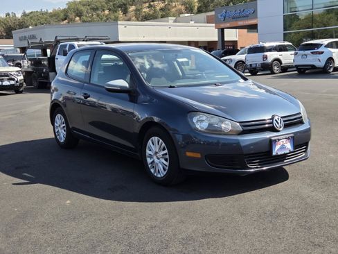 Used 2013 Volkswagen Golf 2-Door FWD image 3