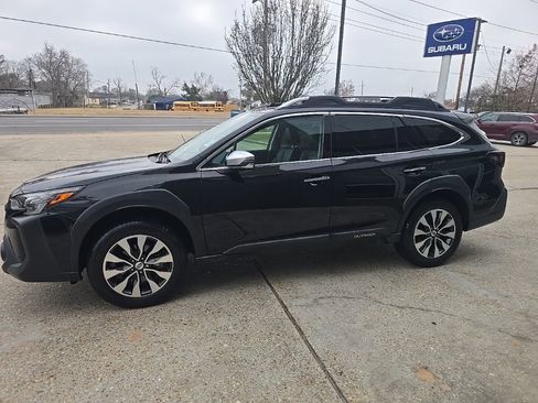 Used 2023 Subaru Outback Touring image 6