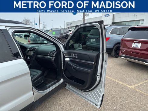 Used 2019 Ford Explorer Sport image 46