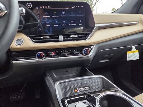 New 2026 Chevrolet Equinox ACTIV w/ LPO, Floor Liner Package image 22