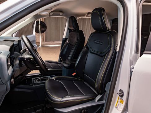 Used 2025 Ford Maverick Lobo image 19