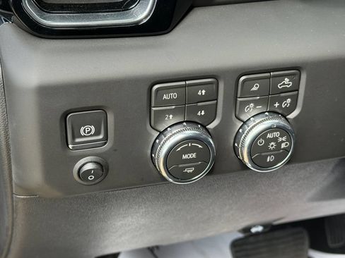 New 2026 GMC Sierra 2500 Denali w/ Technology Package AWD/4WD image 18