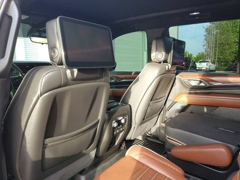 Used 2024 GMC Yukon Denali Ultimate AWD/4WD image 9