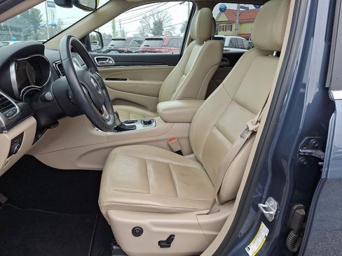 Used 2019 Jeep Grand Cherokee Limited image 13