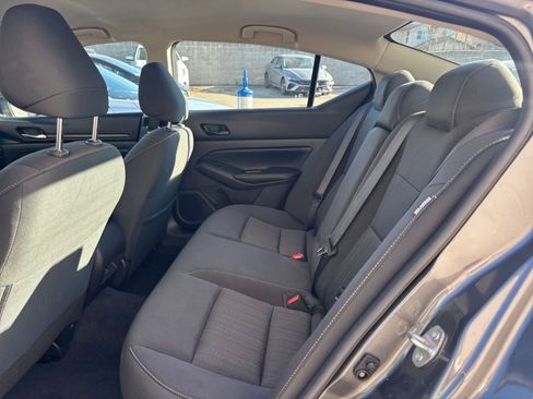 Used 2025 Nissan Altima 2.5 SV image 25