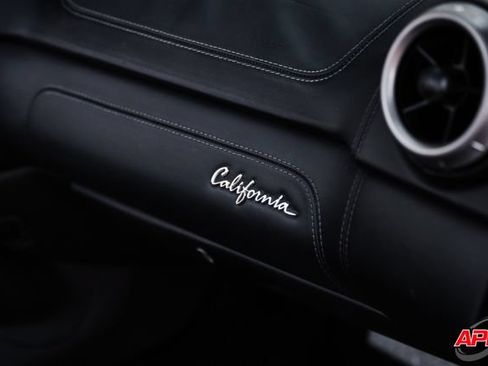 Used 2014 Ferrari California RWD image 26