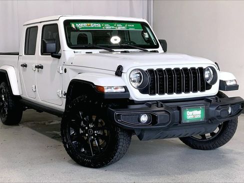 Used 2024 Jeep Gladiator Sport AWD/4WD image 34
