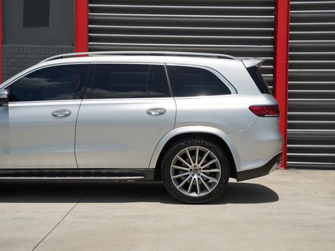 Used 2023 Mercedes-Benz GLS 580 4MATIC image 10