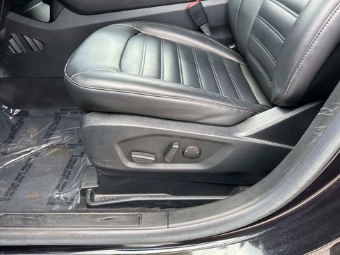 Used 2021 Ford Edge SEL w/ Convenience Package image 16