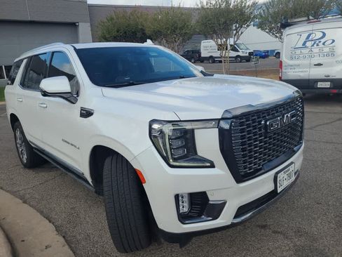 Used 2023 GMC Yukon Denali Ultimate AWD/4WD image 4