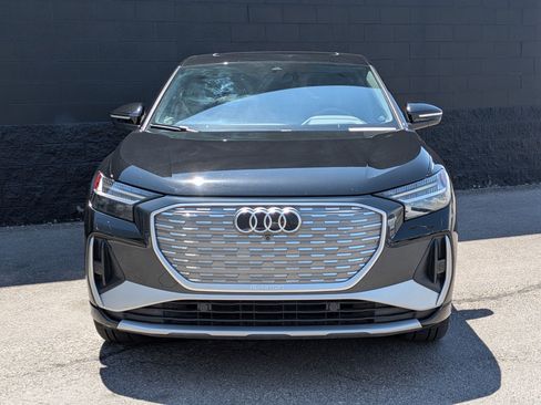 Used 2023 Audi Q4 e-tron Prestige AWD/4WD image 2
