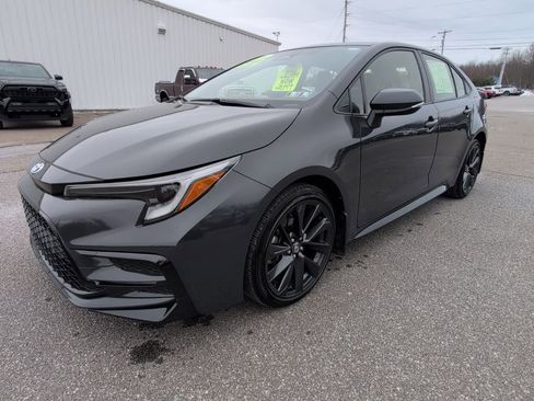Used 2024 Toyota Corolla SE w/ Convenience Package image 2