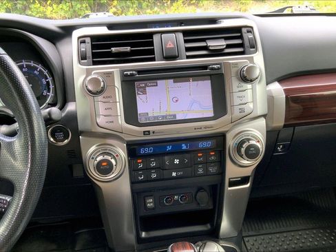 Used 2019 Toyota 4Runner Limited AWD/4WD image 6