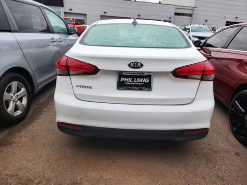 Used 2017 Kia Forte LX image 13