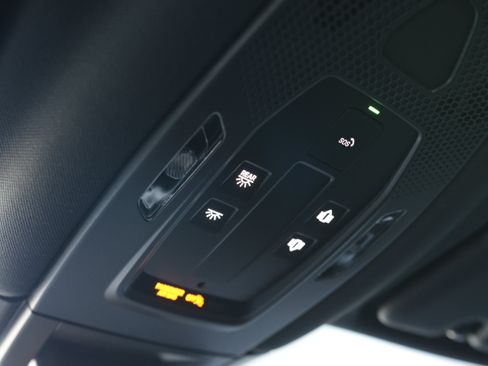 Certified 2025 Porsche Cayenne S AWD/4WD image 21