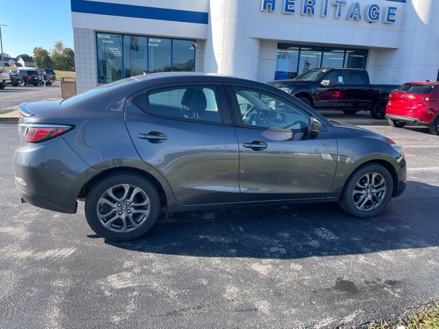 Used 2019 Toyota Yaris LE FWD image 5