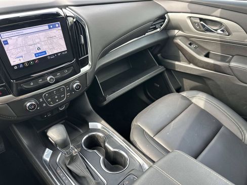 Certified 2023 Chevrolet Traverse LT w/ LT Premium Package AWD/4WD image 35