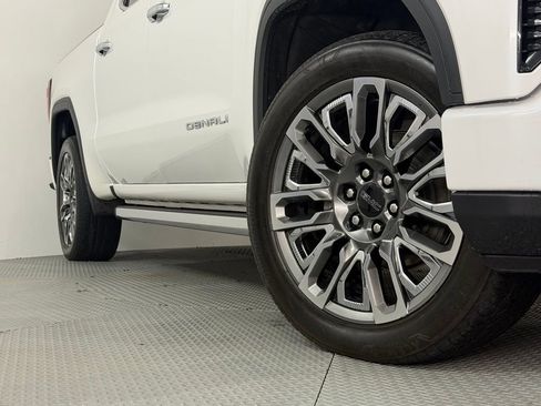 Used 2024 GMC Sierra 1500 Denali Ultimate AWD/4WD image 16