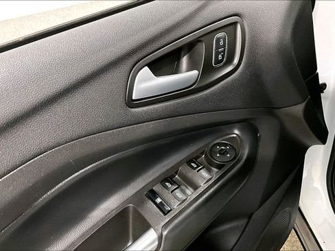 Used 2018 Ford Escape SE image 38