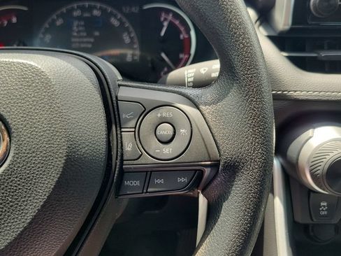 Certified 2025 Toyota RAV4 LE FWD image 21