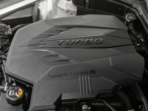 Used 2025 Genesis G70 2.5T AWD/4WD image 4