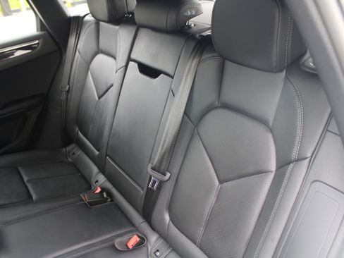 Certified 2026 Porsche Macan Turbo AWD/4WD image 29