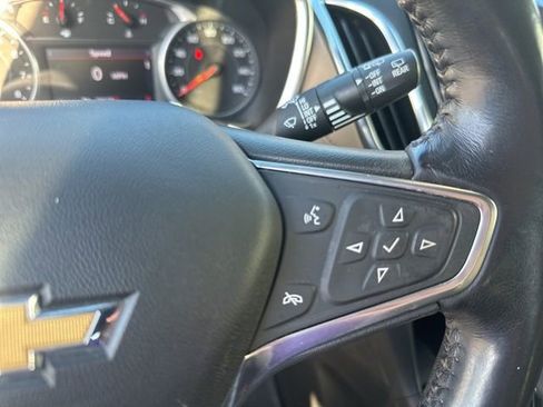 Used 2022 Chevrolet Equinox Premier image 20