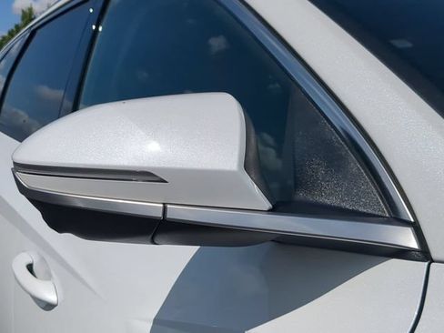 Used 2022 Hyundai Tucson Limited AWD/4WD image 11