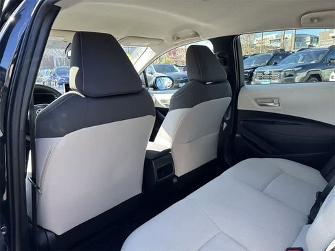 Used 2021 Toyota Corolla LE w/ LE Convenience Package image 12