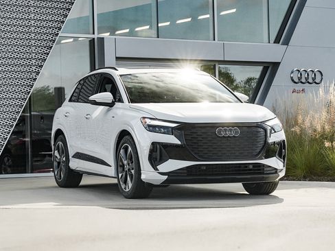 Certified 2024 Audi Q4 e-tron Premium Plus image 1