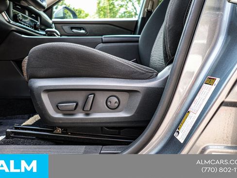 Used 2023 Nissan Rogue SV FWD image 19