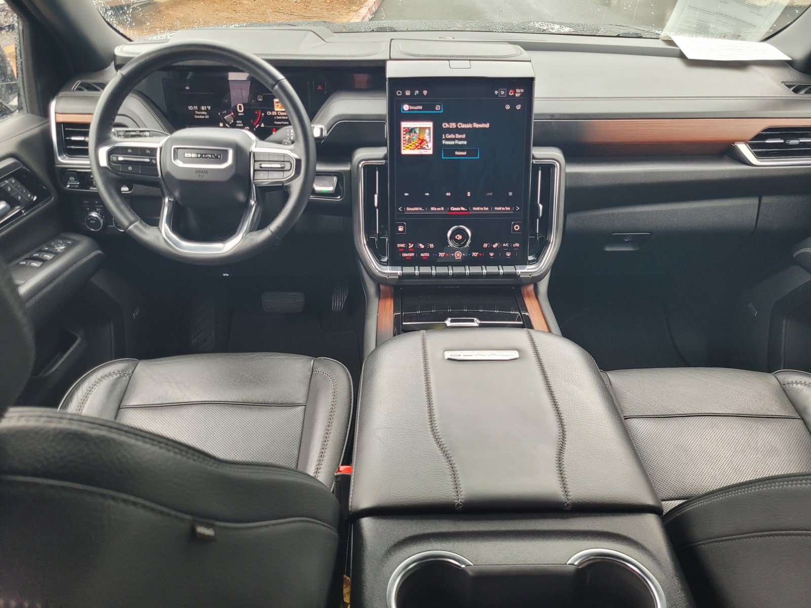 Used 2025 GMC Yukon Denali AWD/4WD image 13