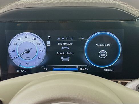 Used 2025 Hyundai Elantra SEL image 19