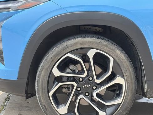 Used 2024 Chevrolet Trax RS w/ Sunroof Package FWD image 5