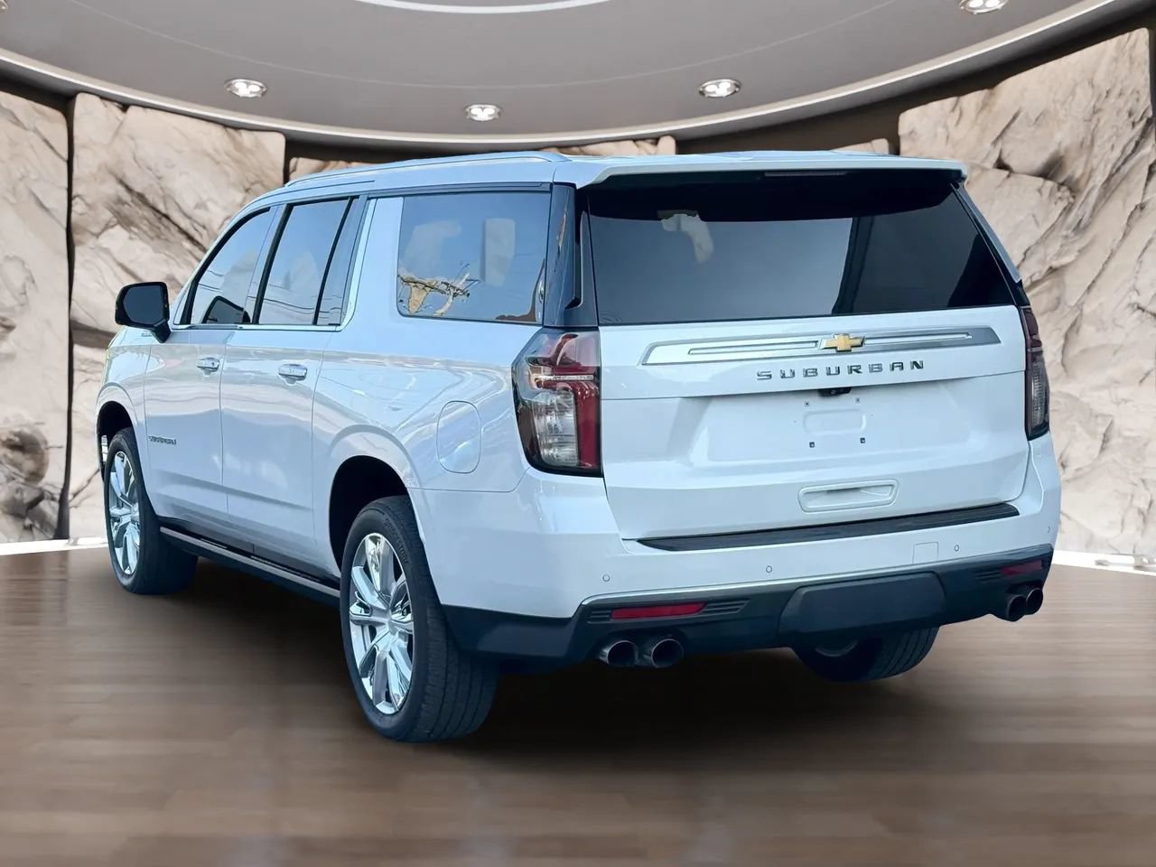 Used 2021 Chevrolet Suburban High Country w/ Premium Package AWD/4WD image 5